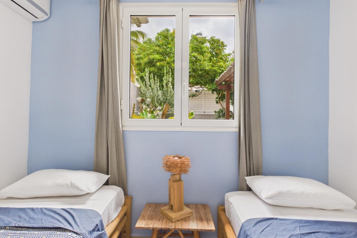chambre-3-lumineuse-literie-qualite (3)
